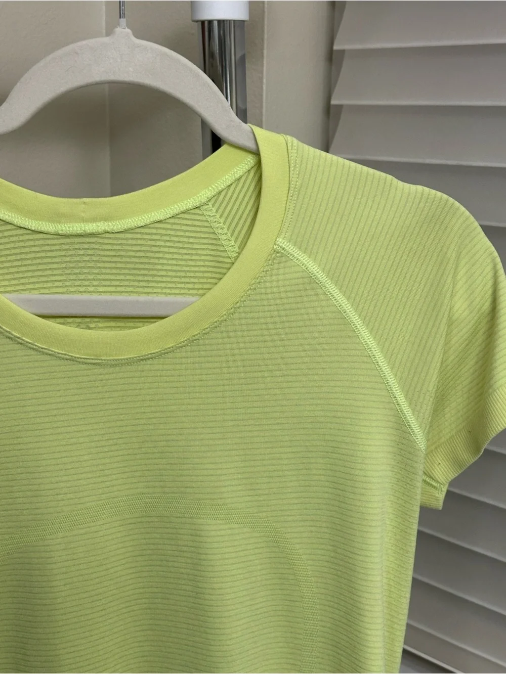 lululemon athletica Neon Lime/Lemon Short Sleeve Performance Tee, Large